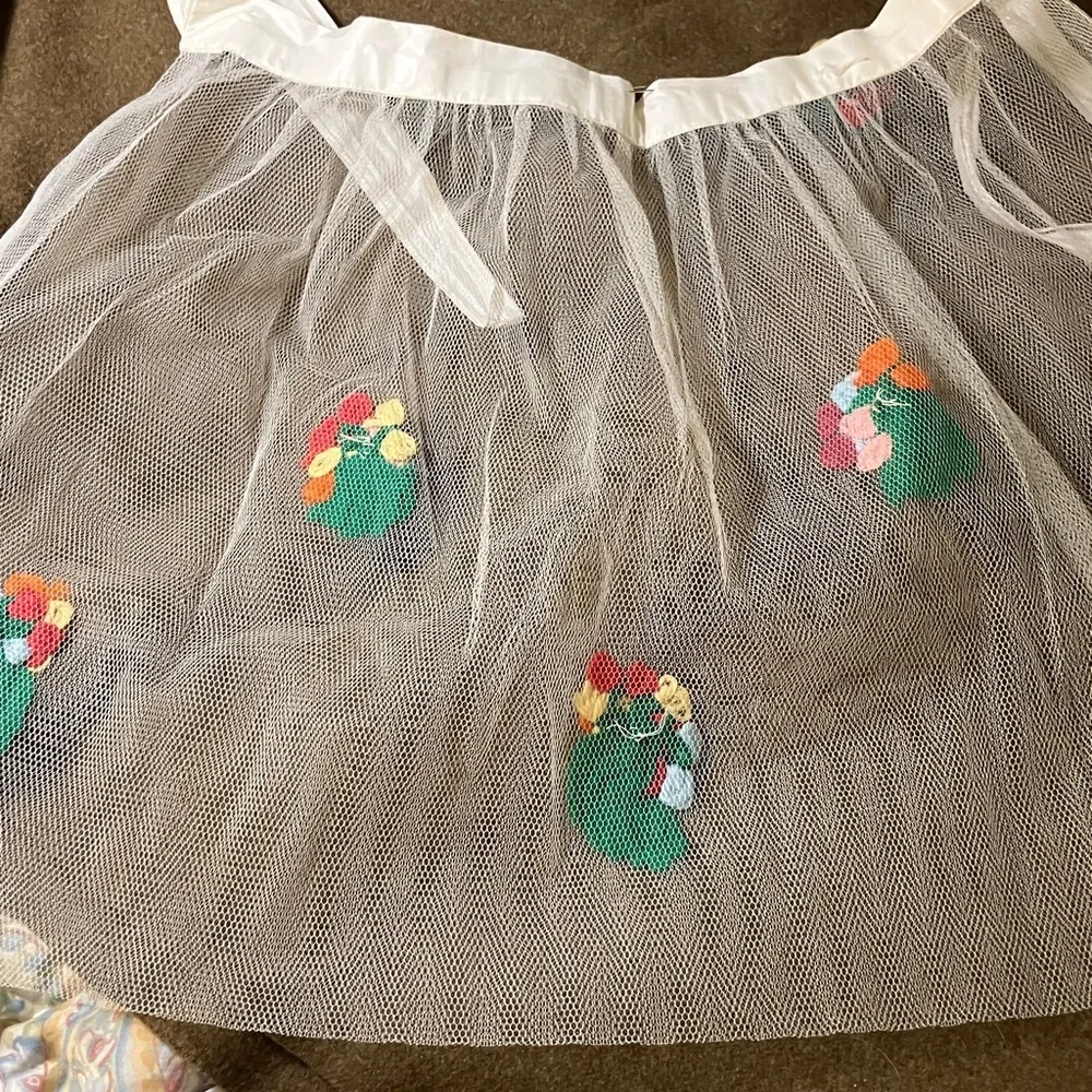 Vintage apron netting with yarn decoration and satin tie sheer 1960’s